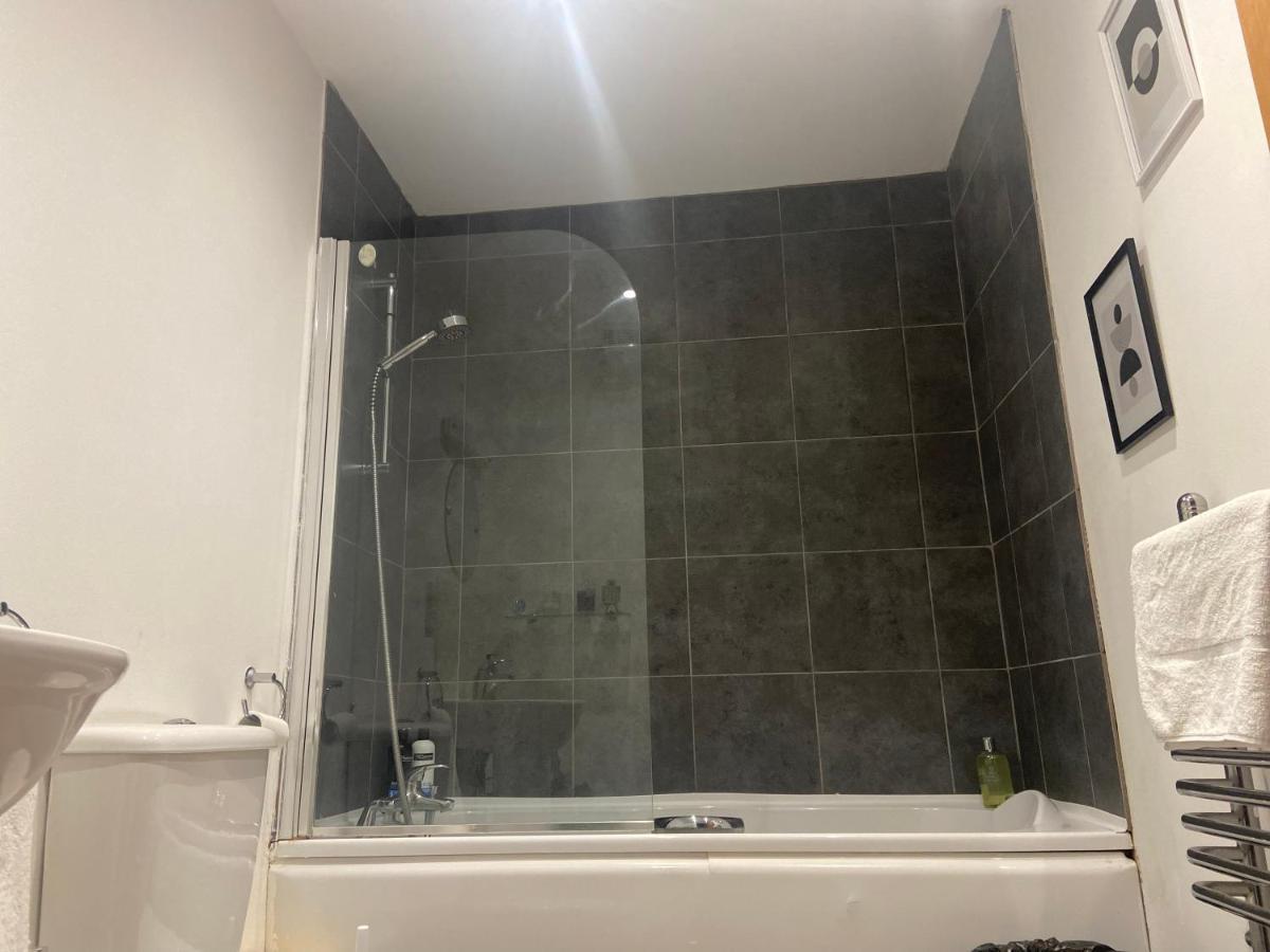 2 Bedroom Near Ocean Village Marina Port Apartment Southampton Dış mekan fotoğraf
